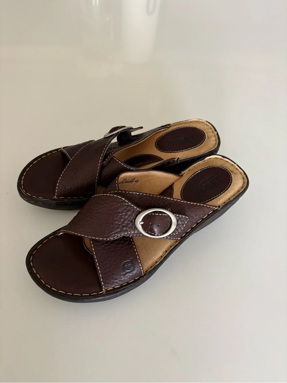 Born BOC Women’s Brown Leather Crossover Slide Sandals Wedge w/ Silver Buckle 10